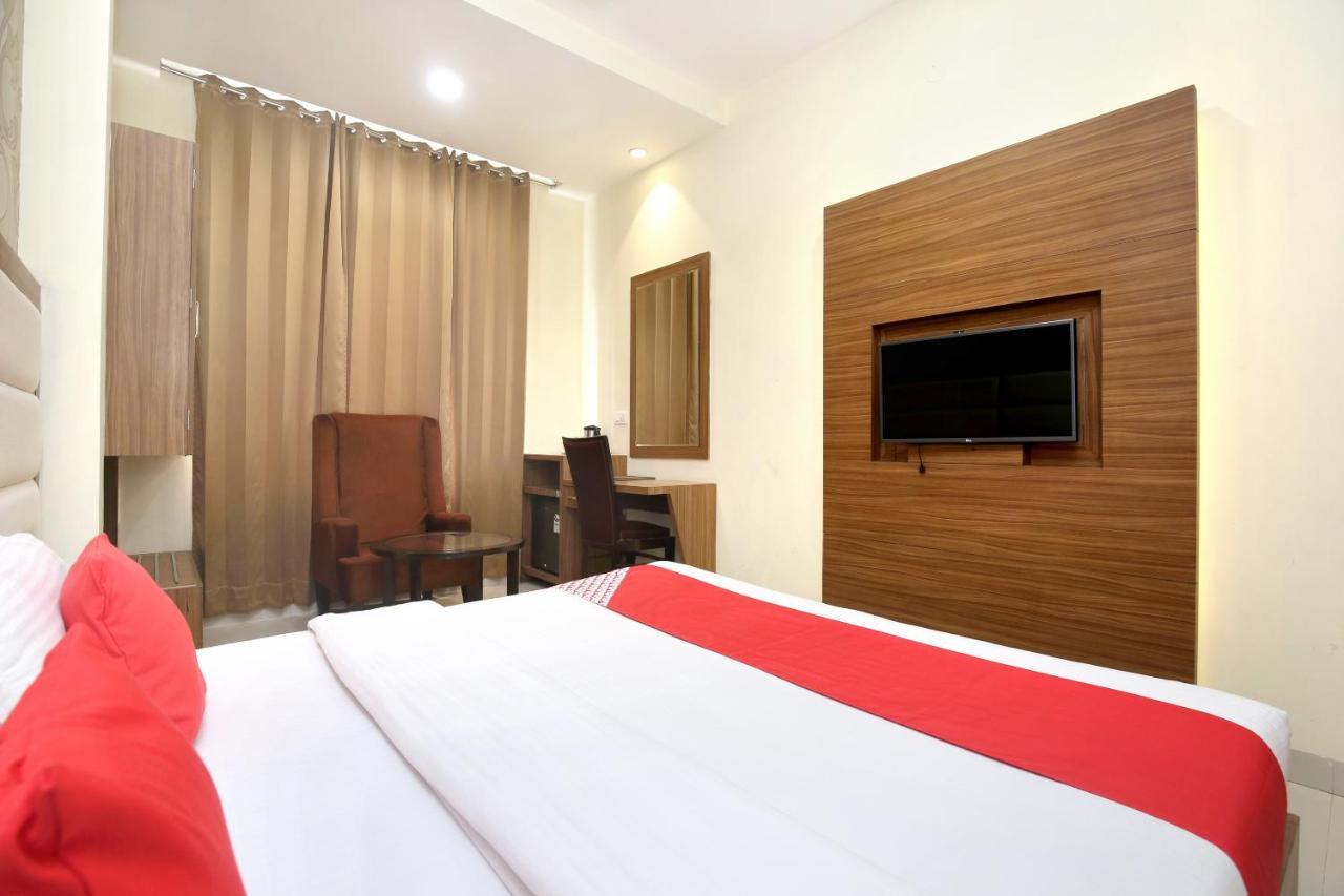 Capital O 8510 Welcome Inn Amritsar Bagian luar foto