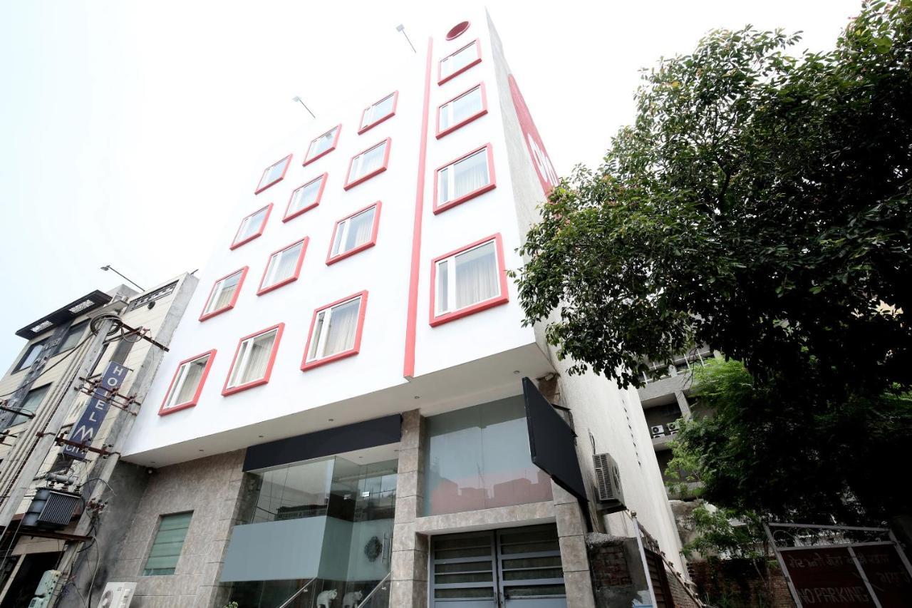 Capital O 8510 Welcome Inn Amritsar Bagian luar foto