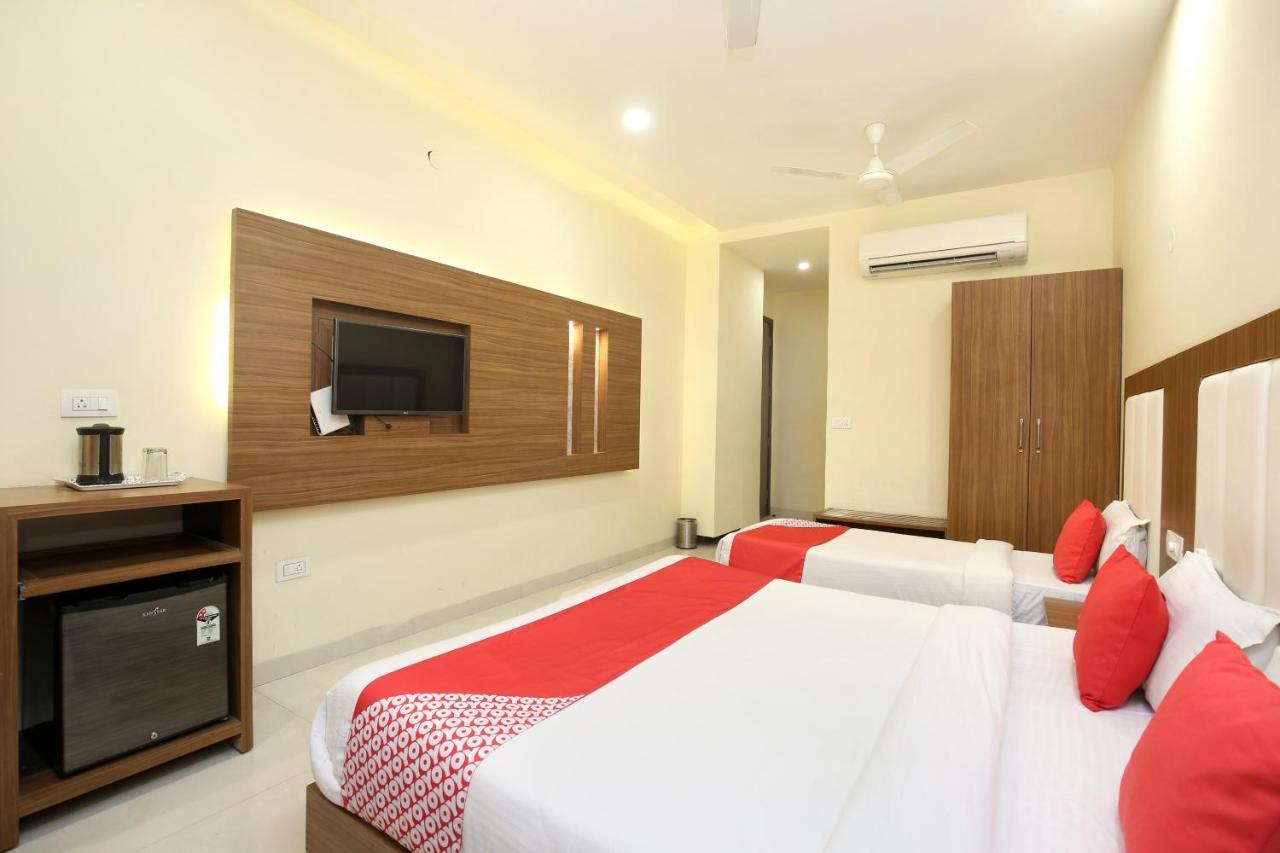 Capital O 8510 Welcome Inn Amritsar Bagian luar foto