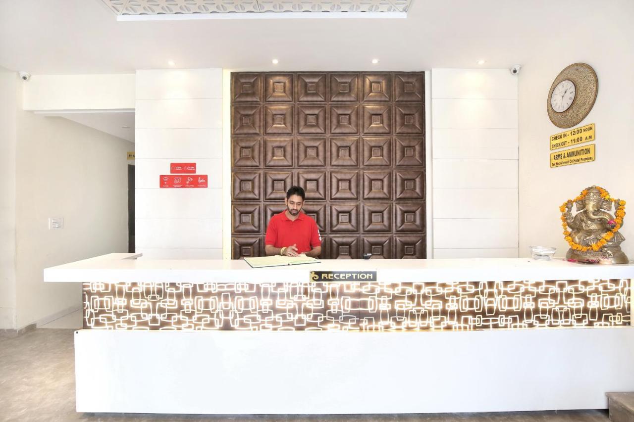 Capital O 8510 Welcome Inn Amritsar Bagian luar foto