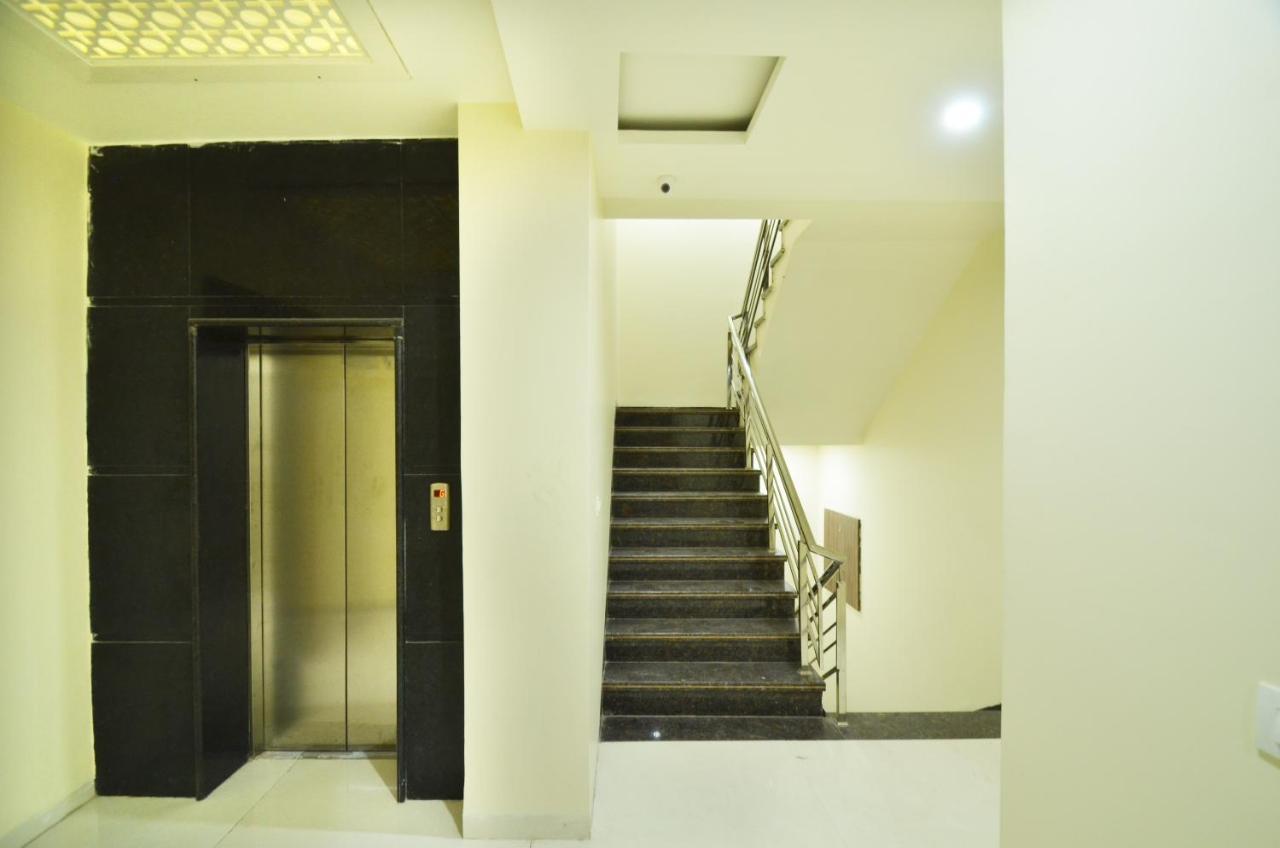 Capital O 8510 Welcome Inn Amritsar Bagian luar foto