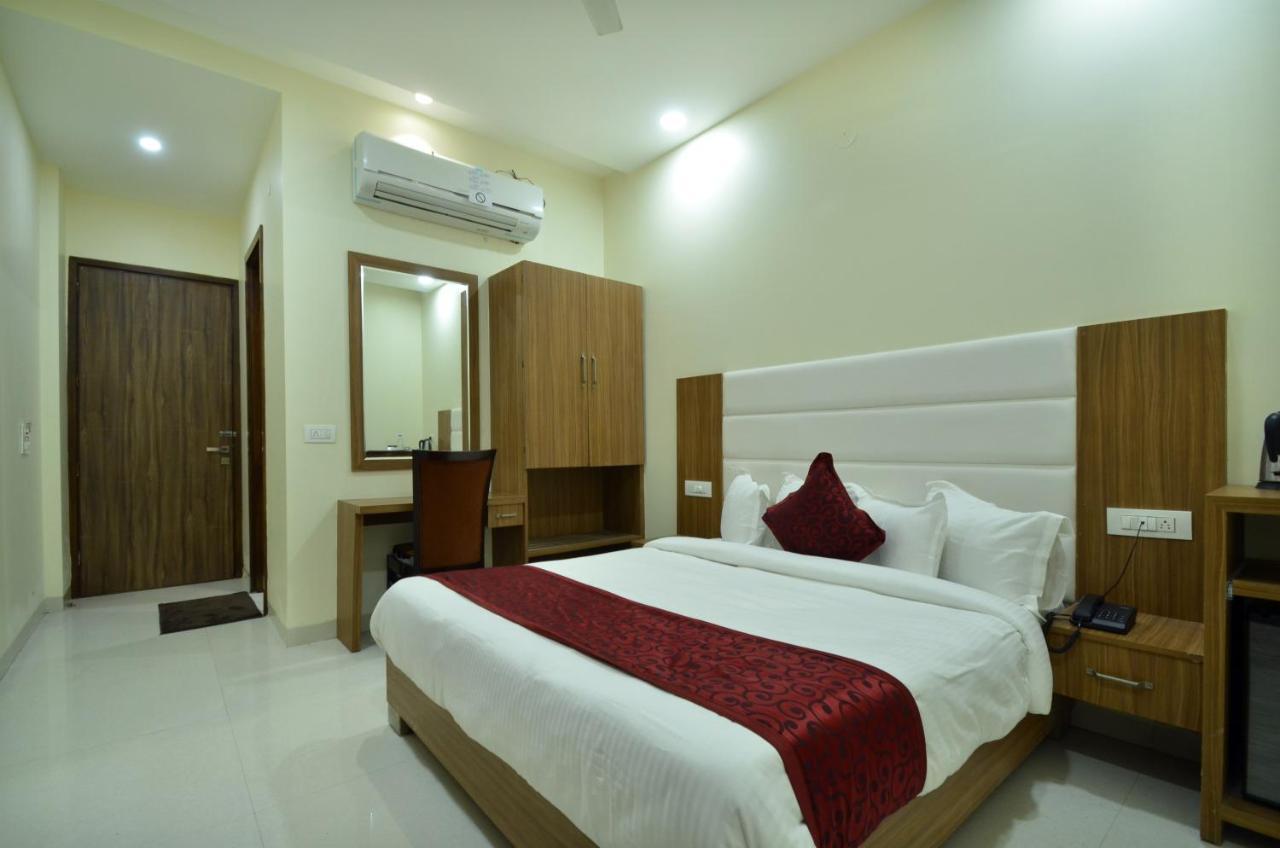Capital O 8510 Welcome Inn Amritsar Bagian luar foto