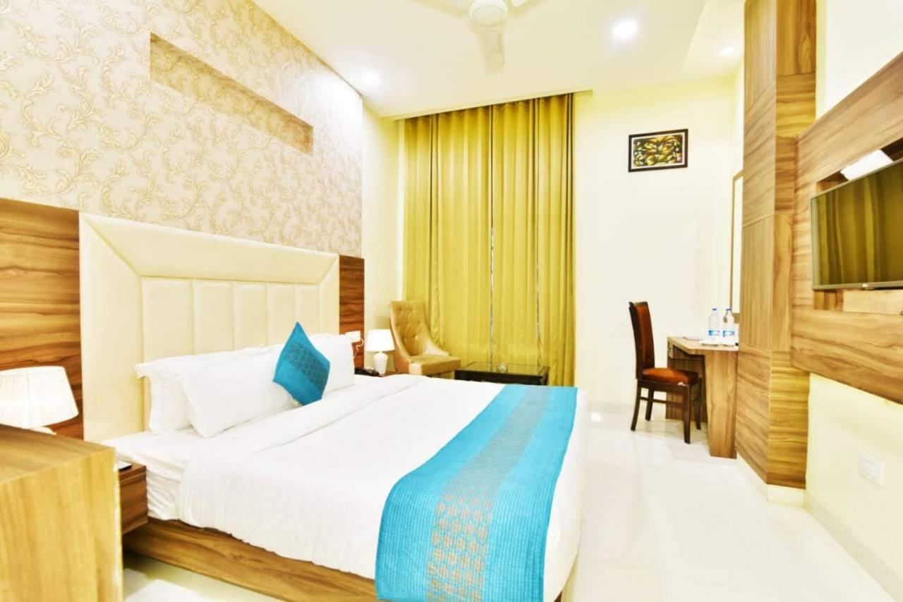 Capital O 8510 Welcome Inn Amritsar Bagian luar foto