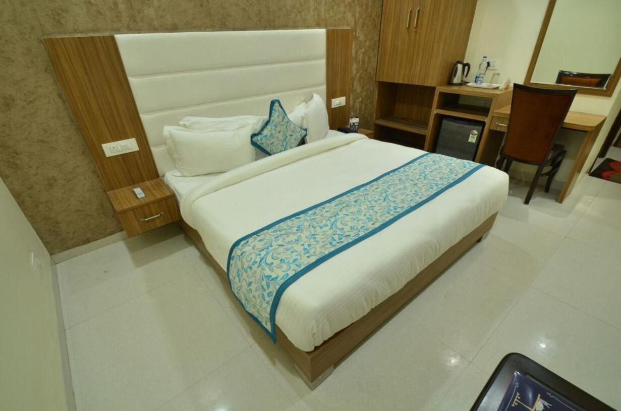 Capital O 8510 Welcome Inn Amritsar Bagian luar foto