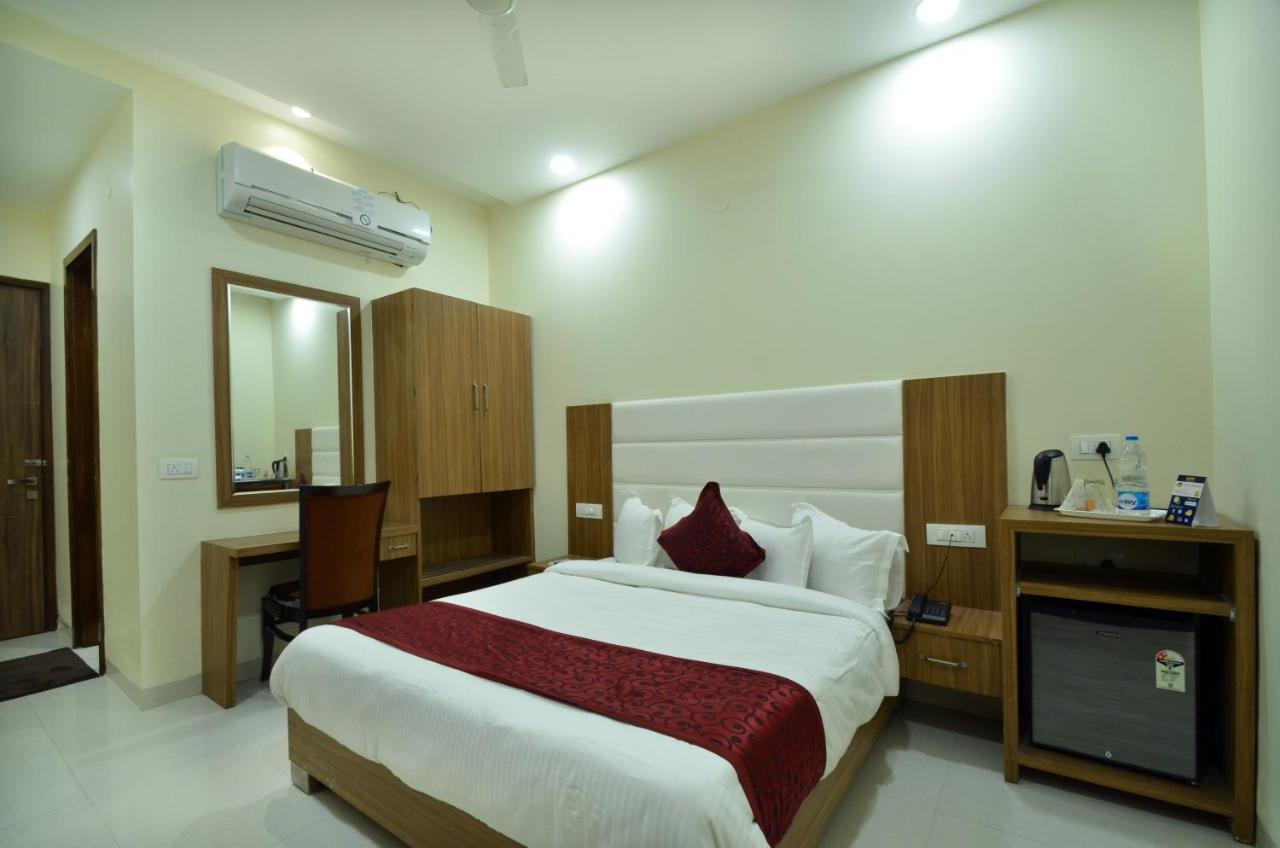 Capital O 8510 Welcome Inn Amritsar Bagian luar foto
